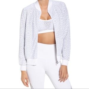 Beyond Yoga Cut it close bomber jacket